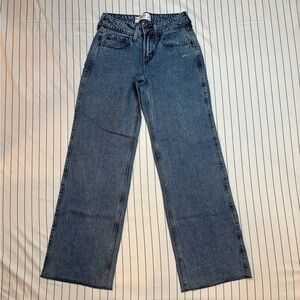 Hollister Women's Medium Wash Low Rise Baggy Jeans